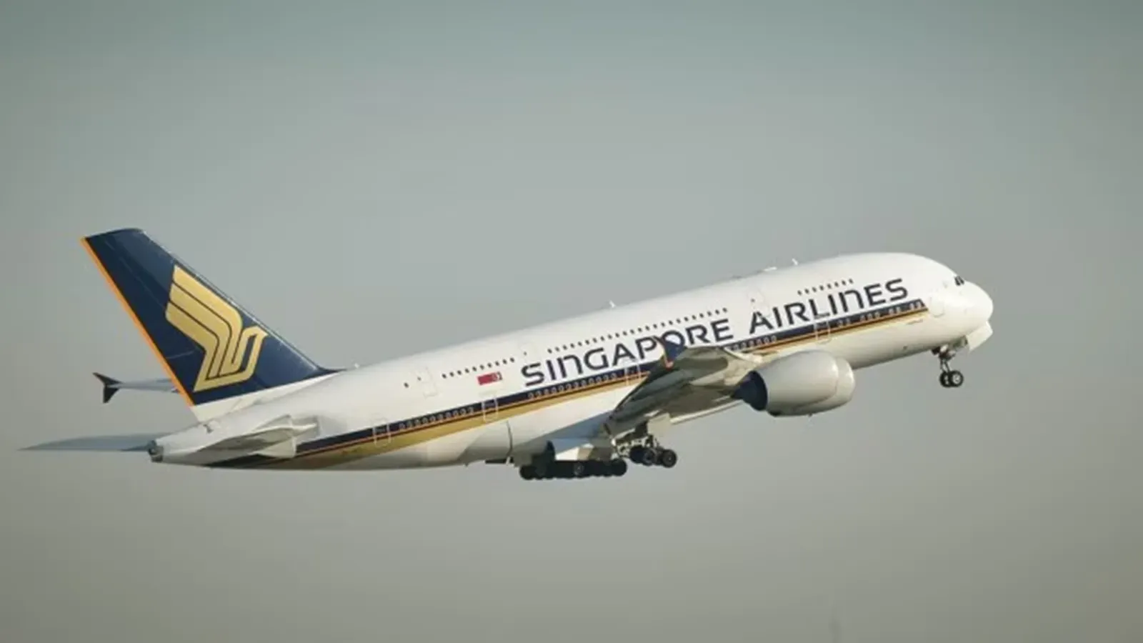 Singapore Airlines Flight Turbulence